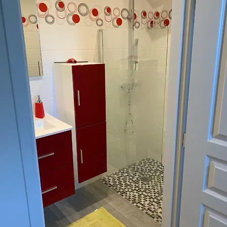 Apartment Meuble Au Calme A 1 Minute De La *