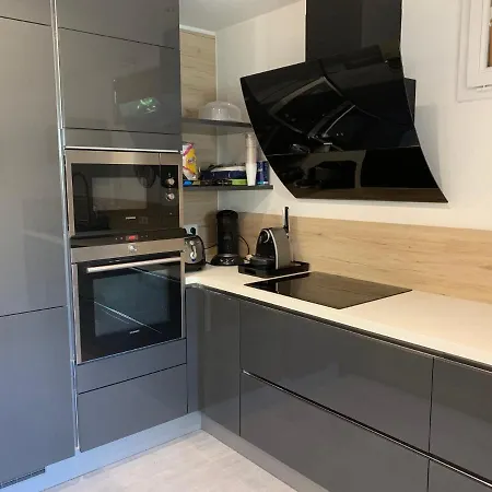 Apartment Meuble Au Calme A 1 Minute De La