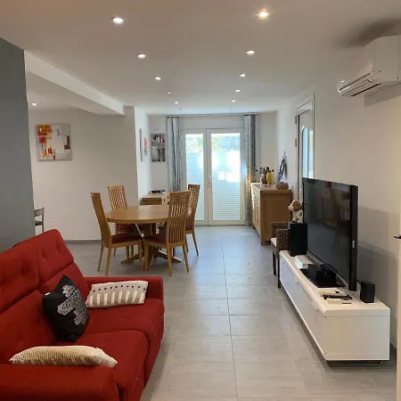 Apartment Meuble Au Calme A 1 Minute De La *