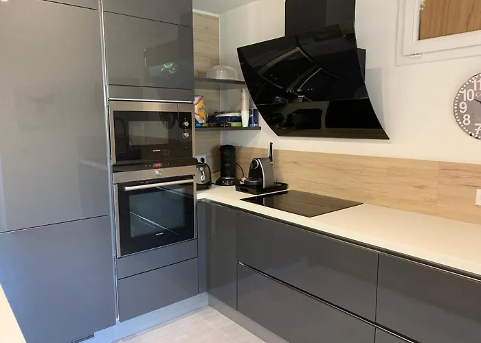 Apartment Meuble Au Calme A 1 Minute De La